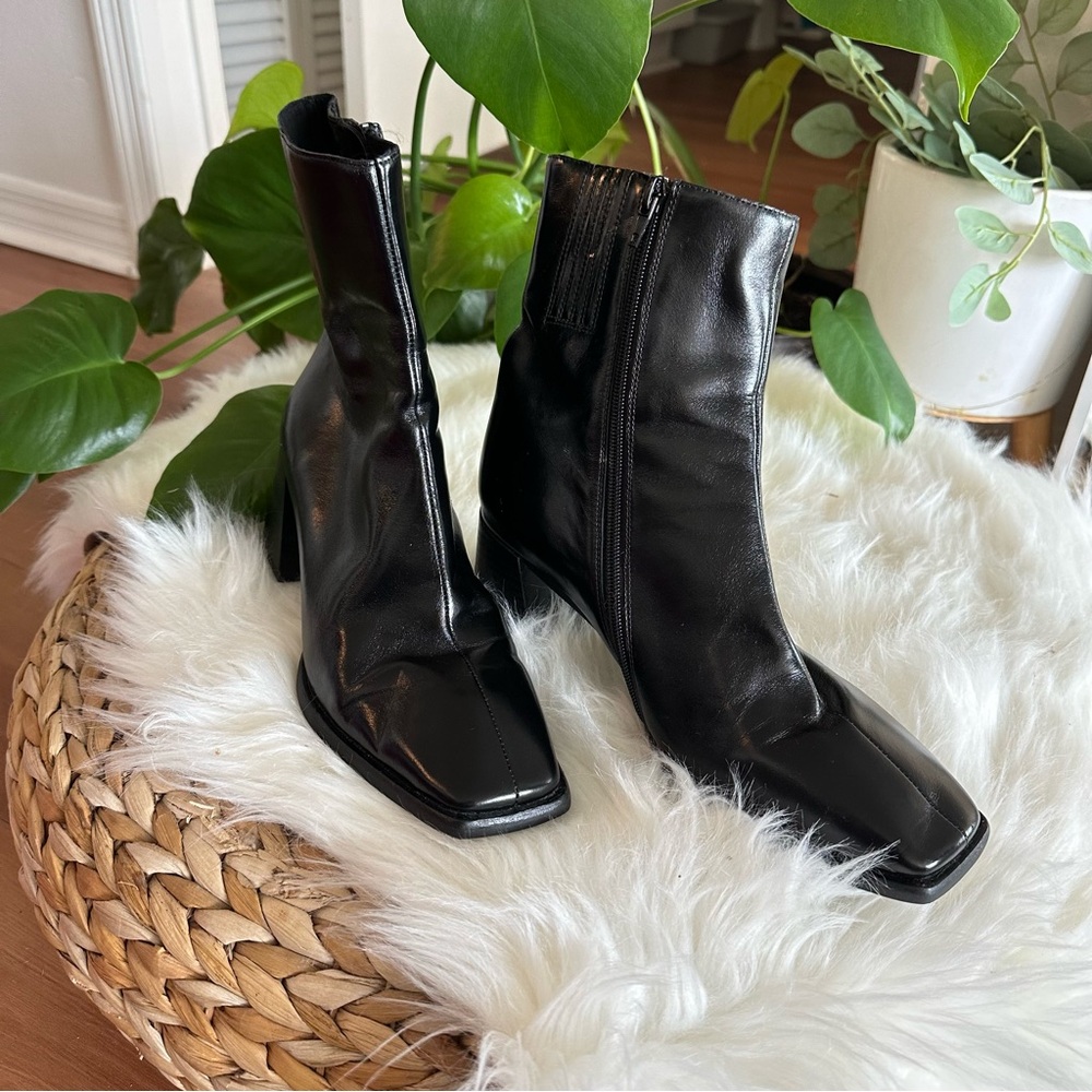 New! Jeffrey Campbell x Sherpal Bootie 7.5